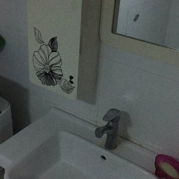 乌鲁木齐果果的小窝窝复式酒店提供图片