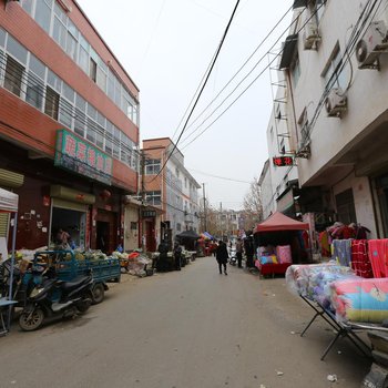 卧龙宾馆(郑州东大街店)