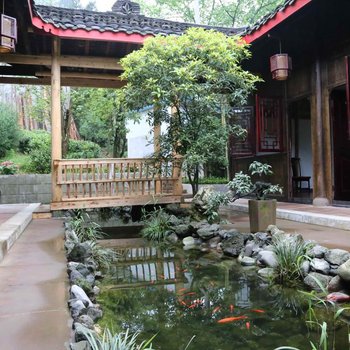 峨眉山半山居四合院