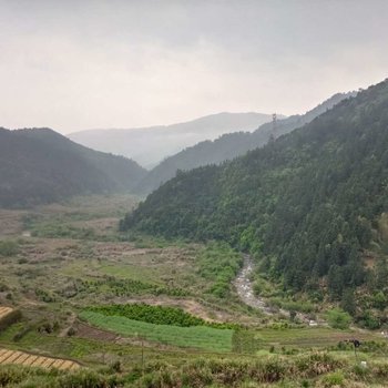 上饶三清山致家山庄客栈(路底分店)