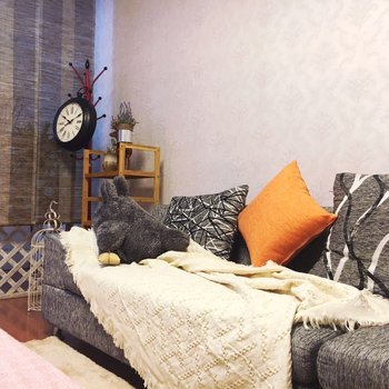 �ɶ�Ks House ̫�����ԵĶ���С����ͨ��Ԣ�Ƶ��ṩͼƬ