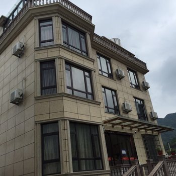 象山湖光山涻民宿