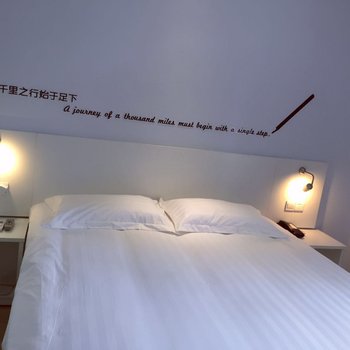 莫泰168(上海嘉定百联购物中心店)酒店提供图片