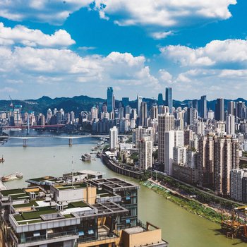 重庆在37楼俯瞰渝中半岛城市天际线江景两房普通公寓酒店提供图片