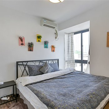 �ɶ��ɶ�һ���˵�������ͨ��Ԣ(�ϳ��ӽֵ�)�Ƶ��ṩͼƬ