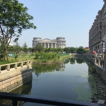悦动空间公寓(上海西安路店)