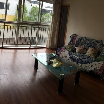 重庆低头看飞机普通公寓酒店提供图片