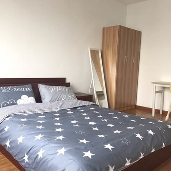 青岛一个嘴巴子普通公寓酒店提供图片