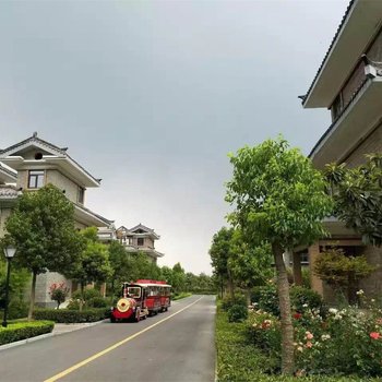 宜阳玖玖温泉四合院