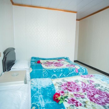 乌兰漠上花开客栈