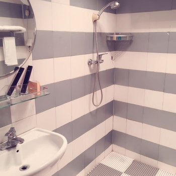 重庆解放碑日月光轻轨旁公寓酒店提供图片