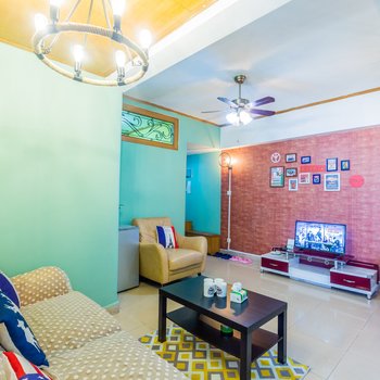 广州伍女士特色民宿(侨港路分店)酒店提供图片