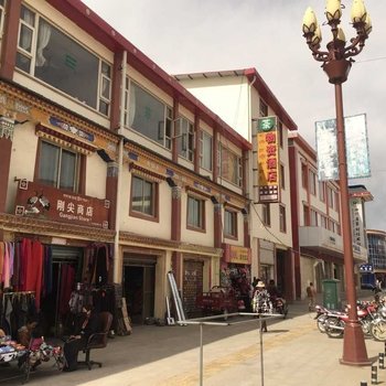 若尔盖物资酒店