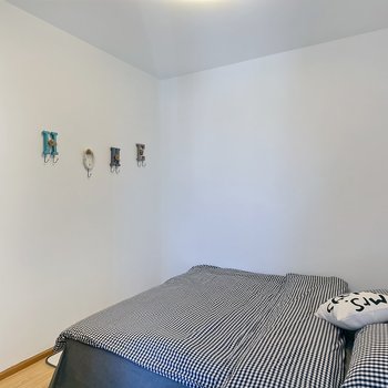 �ɶ��ɶ�һ���˵�������ͨ��Ԣ(�ϳ��ӽֵ�)�Ƶ��ṩͼƬ