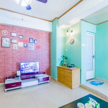 广州伍女士特色民宿(侨港路分店)酒店提供图片