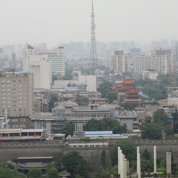 西安回民街钟鼓楼城墙边玉祥门地铁口精装两居普通公寓酒店提供图片
