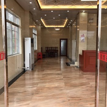 东兴强华商务酒店酒店提供图片
