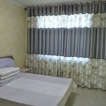 阿拉善金胡杨之家公寓(额济纳艺术馆分店)