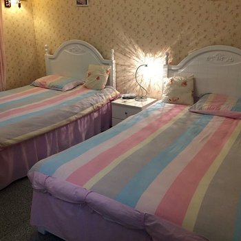 厦门留恋小屋伯爵婚纱馆店