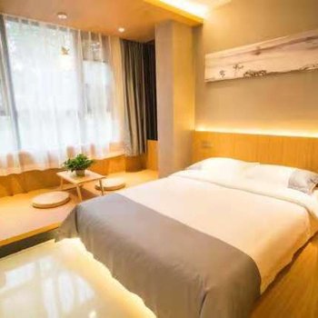 登封夏桐悦居酒店