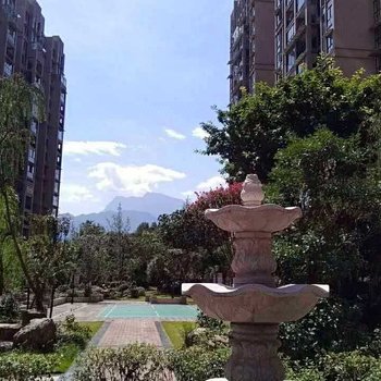 峨眉山市爱e家酒店式家庭公寓(食为天美食街店)酒店提供图片