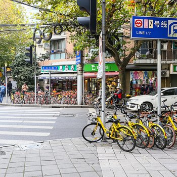 上海拾间城市精品民宿(常熟路店)酒店提供图片