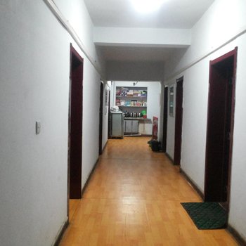 二连浩特龙鑫旅店