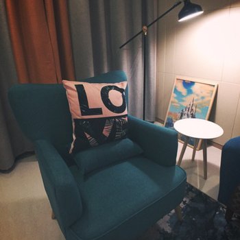 �Ϻ�С����666��ɫ����(����·�ֵ�)�Ƶ��ṩͼƬ