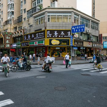 上海初爱高层舒适公寓(浙江中路店)酒店提供图片