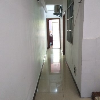 三亚小娜客栈(步行桥分店)