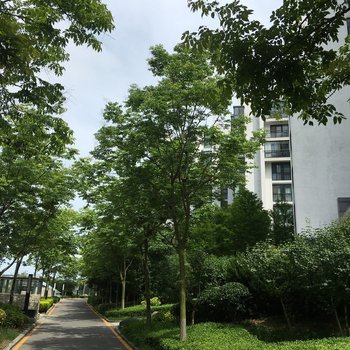 日照含笑特色民宿(山海天路分店)