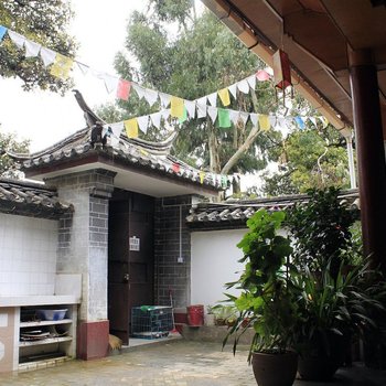 丽江思思青旅客栈