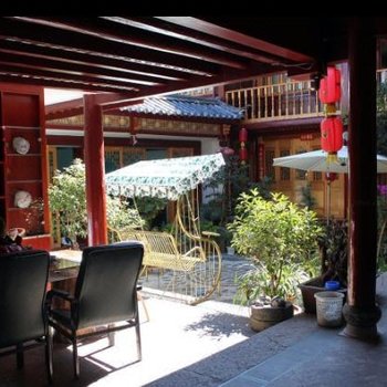 丽江浪漫满屋客栈