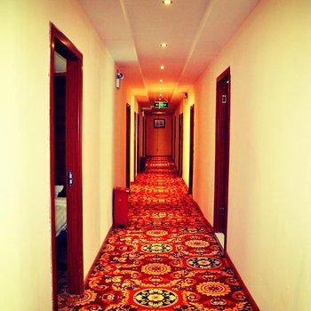 德钦德银商务酒店酒店提供图片