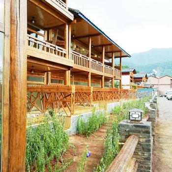 泸沽湖清宵湖畔客栈