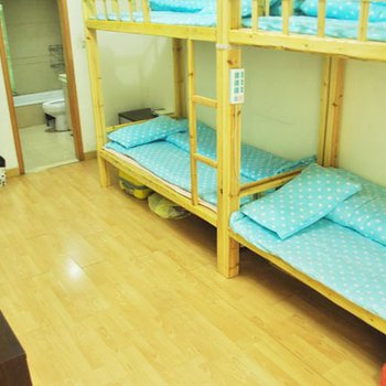 厦门8090青年客栈公寓(轮度店)