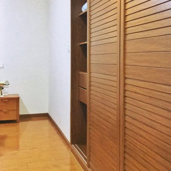 �ɶ��㶼����վ��ܰС�ݾƵ��ṩͼƬ