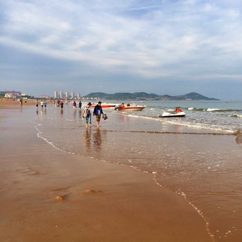 青岛金沙滩海边露营客栈