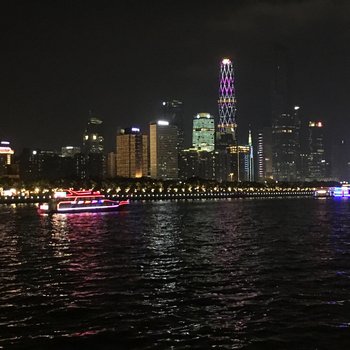 广州明明姐姐公寓(外广场雕塑园分店)