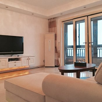 上海上海飞屋UP普通公寓(伊犁南路黄金城道店)酒店提供图片