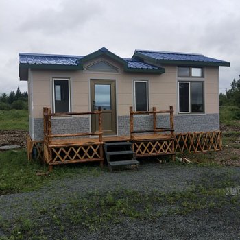 根河冷极村房车营地