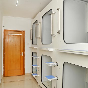 深圳顺旅太空舱公寓燕南地铁站店