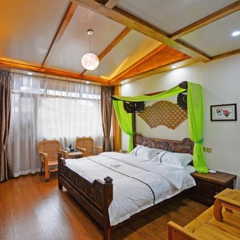 丽江草屋居客栈