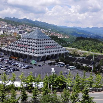 重庆仙女山游客接待中心对面三层复式度假房公寓(银杏大道分店)酒店提供图片