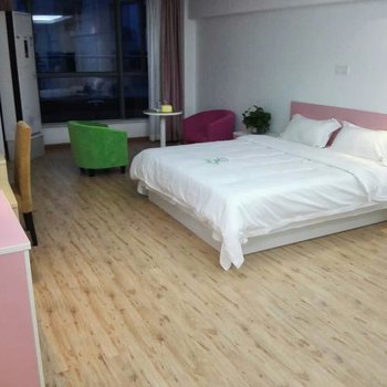 自然星公寓连锁酒店(上海临港店)