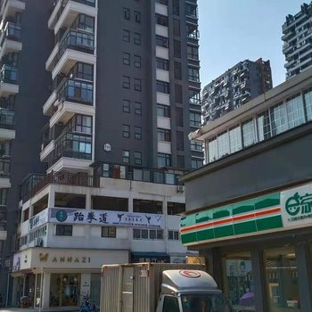 华人易居民宿(景德镇金域长虹店)酒店提供图片