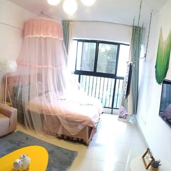 重庆曾小姐的House公寓(天主教若瑟堂分店)