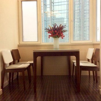 青岛慈眉善目耄耋翁公寓(东海西路与云安路交叉口分店)酒店提供图片