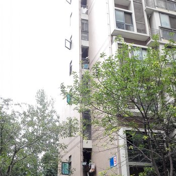 成都陆加壹公寓