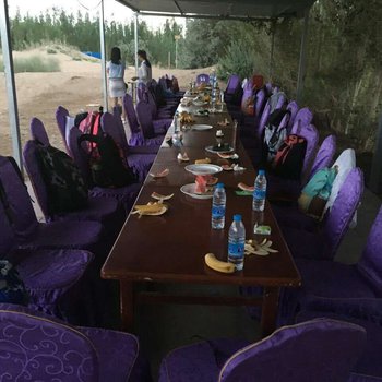 敦煌大漠骆驼户外露营基地住宿酒店提供图片